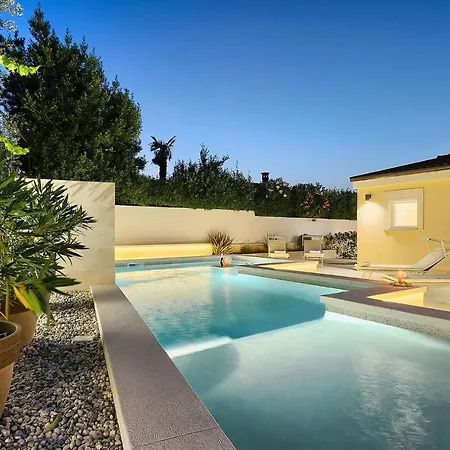 In With Outdoor Swimming Pool *